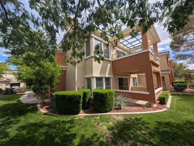 property at 821 Glacier Peak Ln