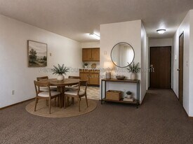 1318 34th Ave S in Moorhead, MN - Building Photo