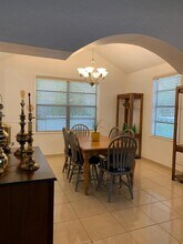 1860 SW 17th Ter in Miami, FL - Foto de edificio - Building Photo