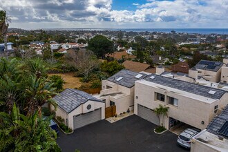 969 Hygeia Ave in Encinitas, CA - Building Photo - Building Photo