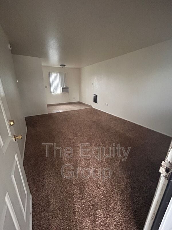 331 E Elm St in Hanford, CA - Building Photo - Building Photo