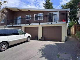 8922 Watson Dr in Delta, BC - Building Photo