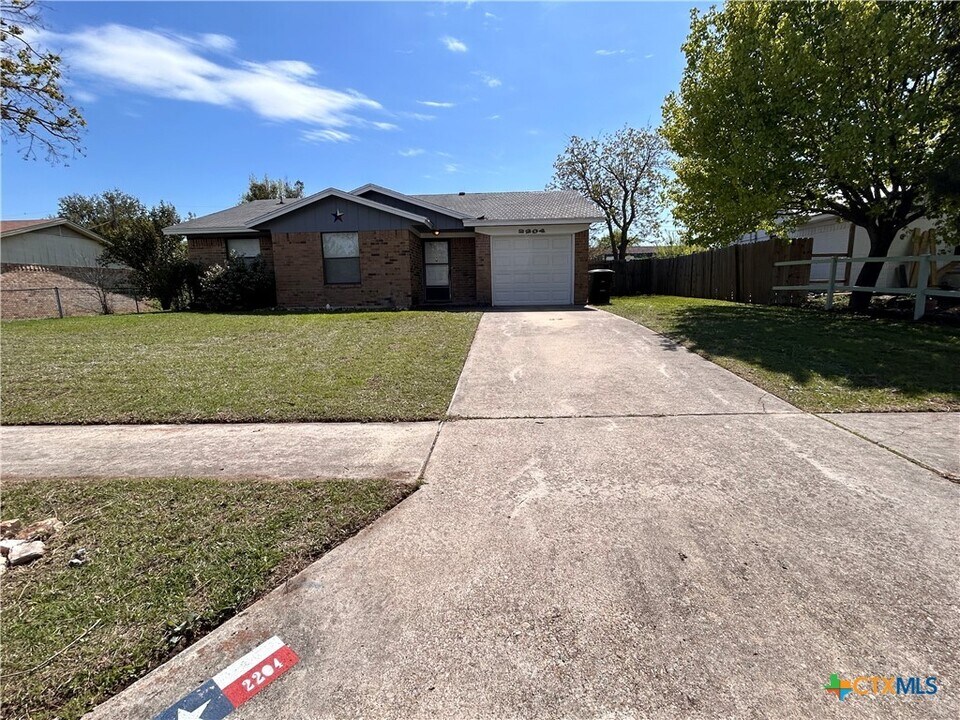2204 Lamplight Dr in Killeen, TX - Building Photo
