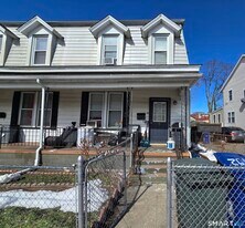 102 Hanover St in Bridgeport, CT - Building Photo