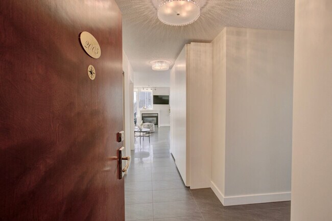 1383 Marinaside Crescent in Vancouver, BC - Building Photo - Building Photo