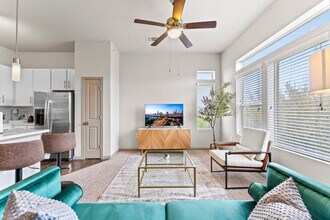 2200 Montopolis Dr in Austin, TX - Building Photo - Building Photo