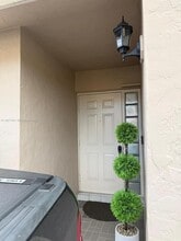 1041 SW 111th Ave in Pembroke Pines, FL - Building Photo - Building Photo