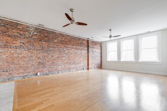 1715 E Franklin St in Richmond, VA - Foto de edificio - Building Photo