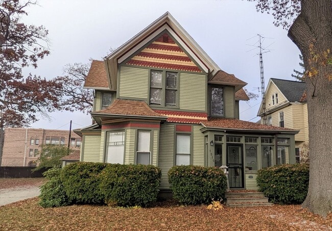 property at 1515 Peck St