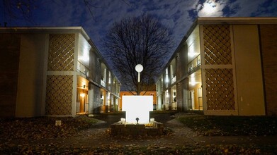 Prairie Place in Champaign, IL - Building Photo - Building Photo