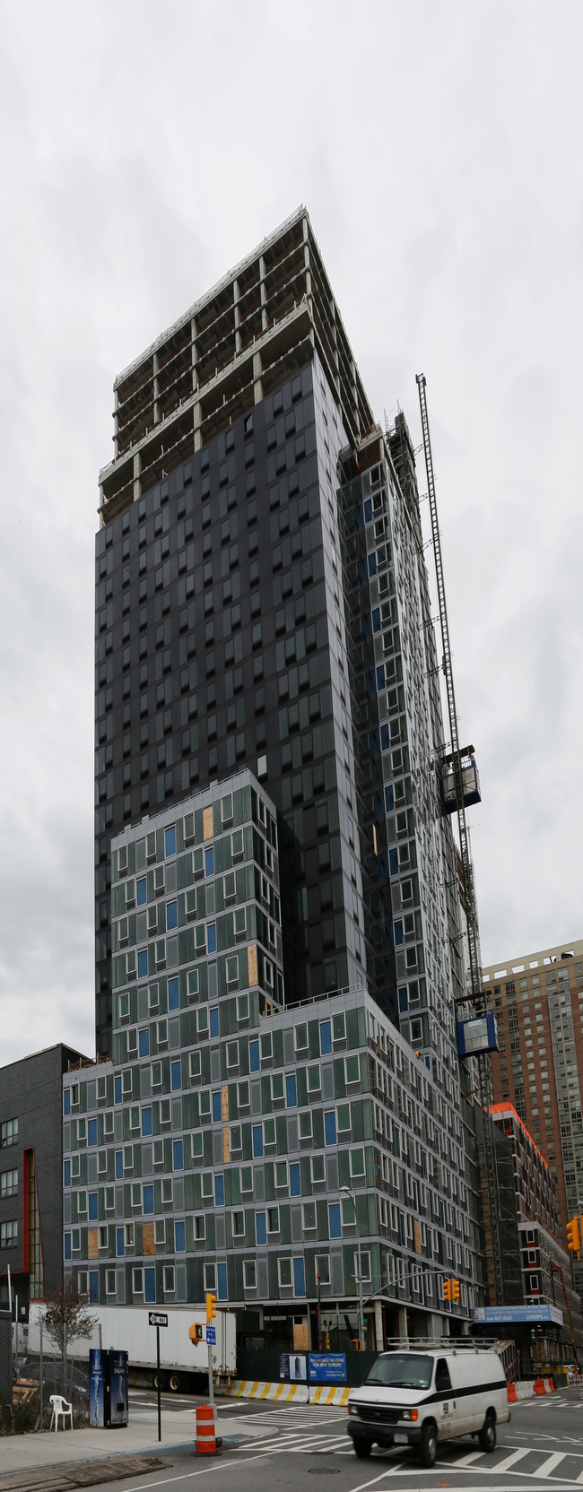 Hunter's Point South Crossing in Long Island City, NY - Building Photo - Building Photo