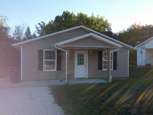 504 Crestwood Dr in Fulton, MO - Building Photo - Building Photo