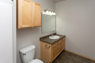 Cascades Apartments in Fargo, ND - Foto de edificio - Interior Photo