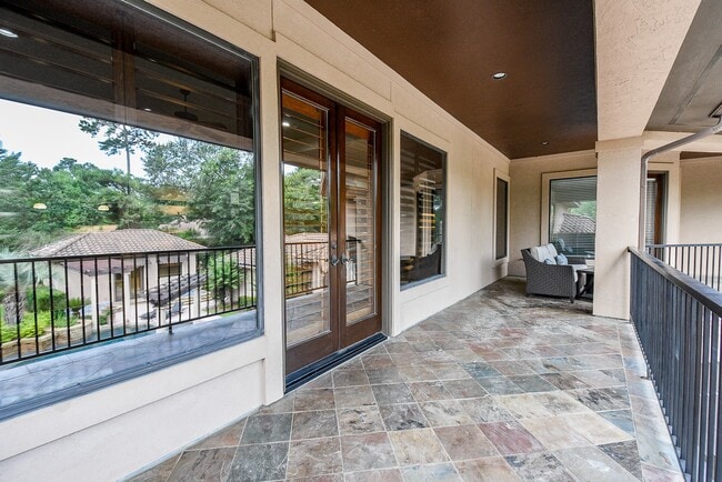 property at 10 Player Pond Pl