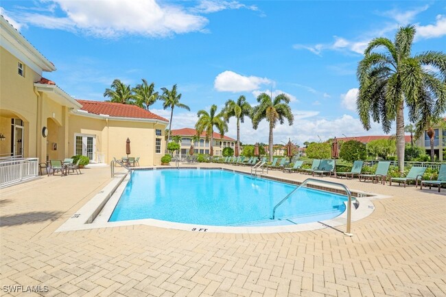 600 Lambiance Cir in Naples, FL - Building Photo - Building Photo