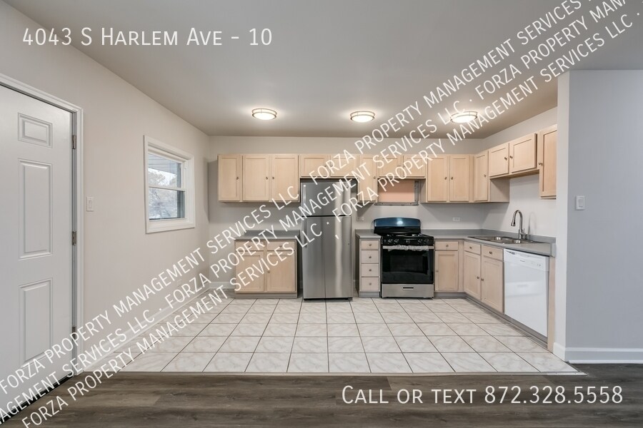 4043 S Harlem Ave in Berwyn, IL - Building Photo
