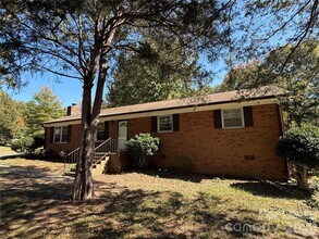 201 Allison Dr in Matthews, NC - Building Photo - Building Photo