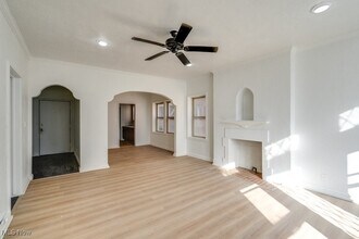 2828 S Moreland Blvd in Cleveland, OH - Building Photo - Building Photo