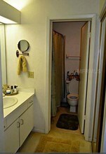 1320 Daffodil Pl, Unit # 7 in Dunedin, FL - Foto de edificio - Building Photo