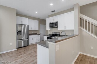 815 Hampton Cir in Naples, FL - Building Photo - Building Photo