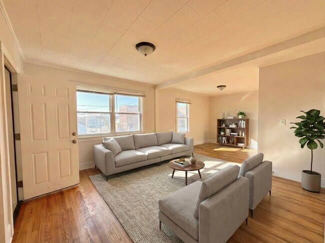 45 Slater St, Unit 1 in Fall River, MA - Foto de edificio - Building Photo