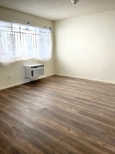 974 Figueroa Terrace in Los Angeles, CA - Building Photo - Building Photo