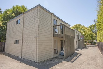 752 Orchard St in Santa Rosa, CA - Building Photo - Building Photo