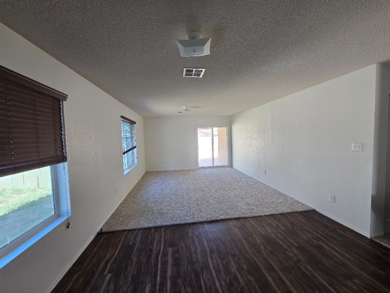 953 S 47th Dr in Yuma, AZ - Foto de edificio