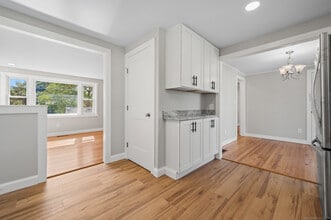 21 Crestwood Ave in Watertown, CT - Building Photo - Building Photo