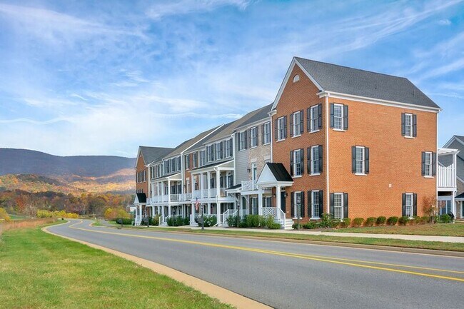 1232 Old Trail Dr in Crozet, VA - Building Photo - Building Photo