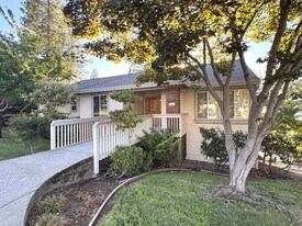 146 Northridge Dr in Grass Valley, CA - Building Photo