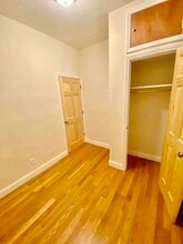 321 E 85th St in New York, NY - Foto de edificio - Building Photo