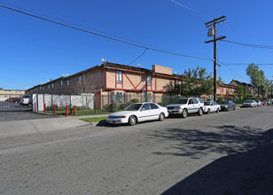 12001 Runnymede St in North Hollywood, CA - Building Photo - Building Photo