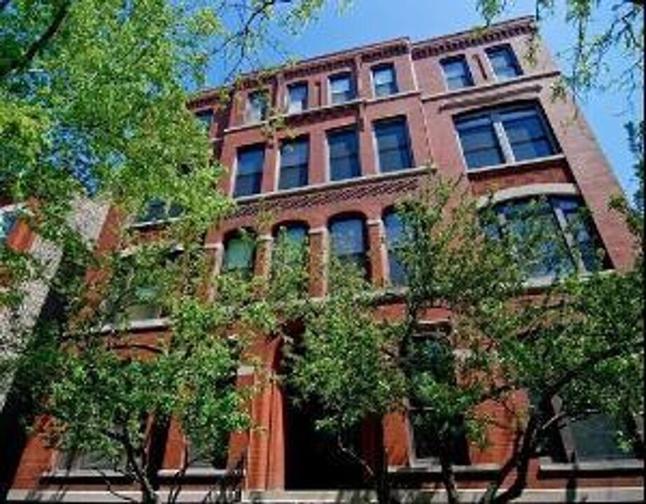 2019 N Sheffield Ave in Chicago, IL - Building Photo