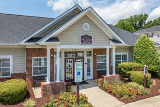 Abernathy Park in Greensboro, NC - Foto de edificio - Building Photo