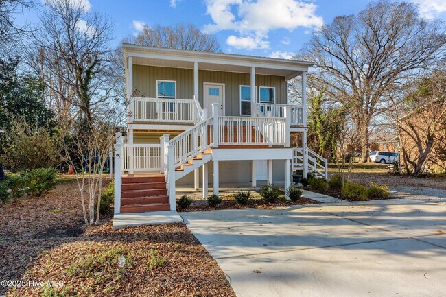 223 W 5th St in Washington, NC - Building Photo - Building Photo