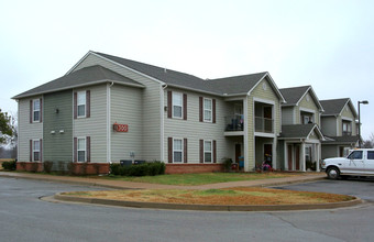 Oxford Place in Okmulgee, OK - Building Photo - Building Photo