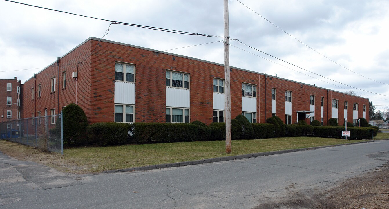 26 Forestdale Ave in Holyoke, MA - Building Photo