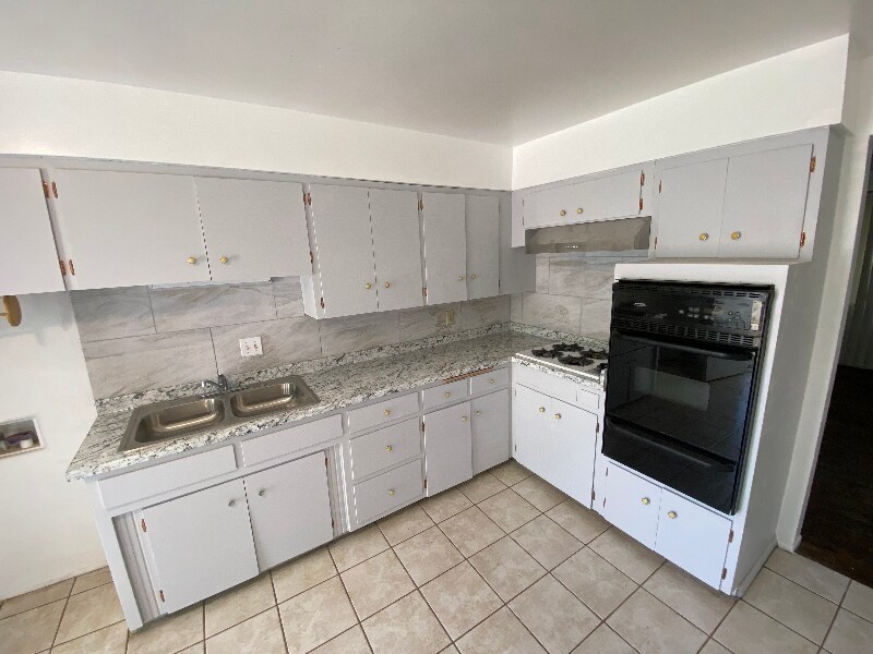 937 Louisiana Blvd SE, Unit C in Albuquerque, NM - Building Photo