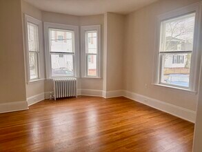 39 Prospect St Ave in Waltham, MA - Building Photo - Building Photo