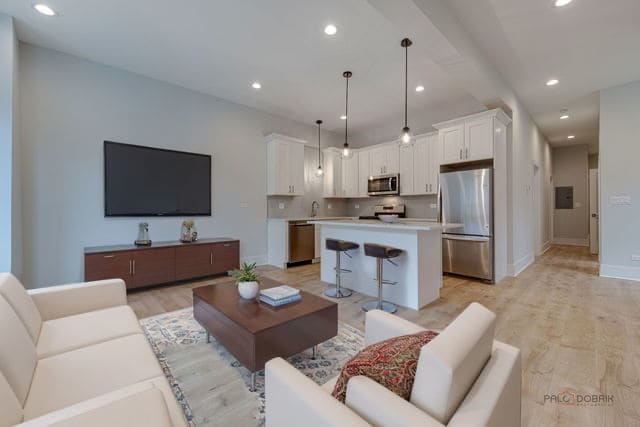 1746 N California Ave, Unit 1