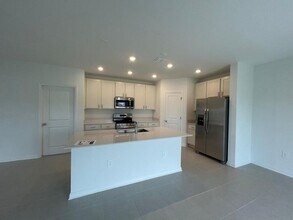 5686 Portico Pl in Kissimmee, FL - Building Photo - Building Photo
