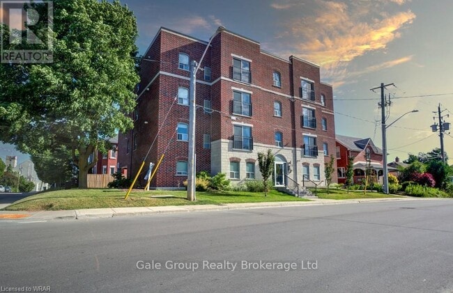 property at 34-234 Brock St