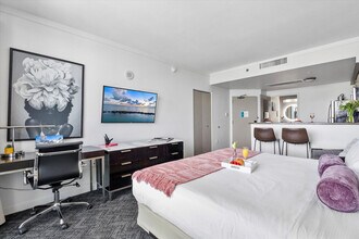 2889 McFarlane Rd in Miami, FL - Foto de edificio - Building Photo