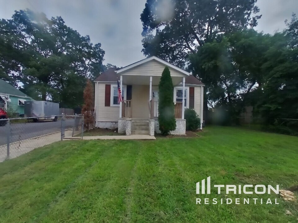 3300 Maygreen Ave in District Heights, MD - Foto de edificio