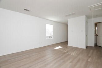 14322 Calaveras Creek in San Antonio, TX - Building Photo - Building Photo