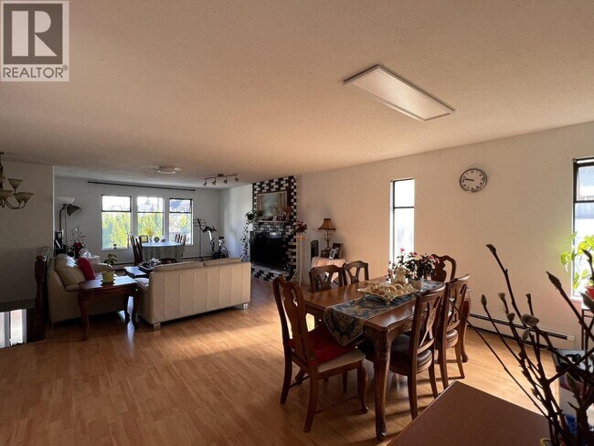 9580 Blundell Rd in Richmond, BC - Building Photo - Building Photo