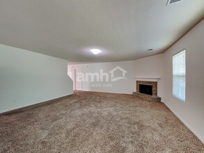 4555 Oakden Ln in Memphis, TN - Building Photo - Building Photo