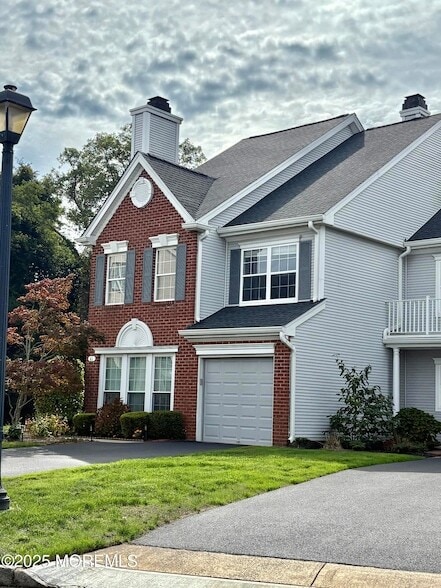 61 S Manor Ct in Wall Township, NJ - Building Photo - Building Photo