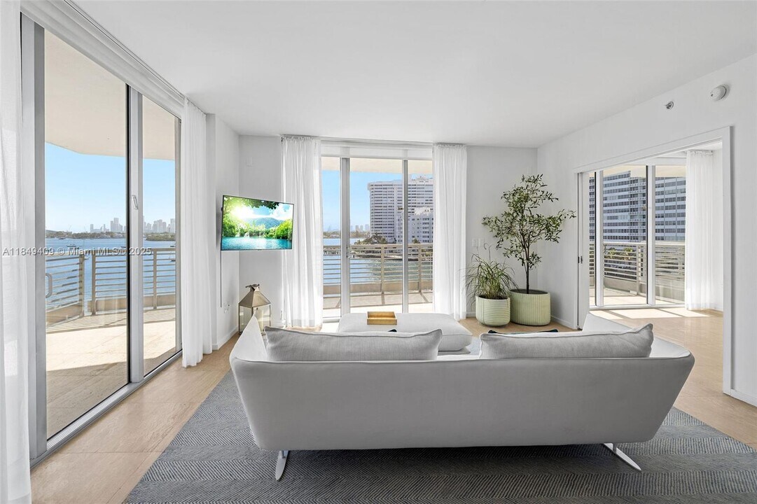 1445 16th St in Miami Beach, FL - Building Photo